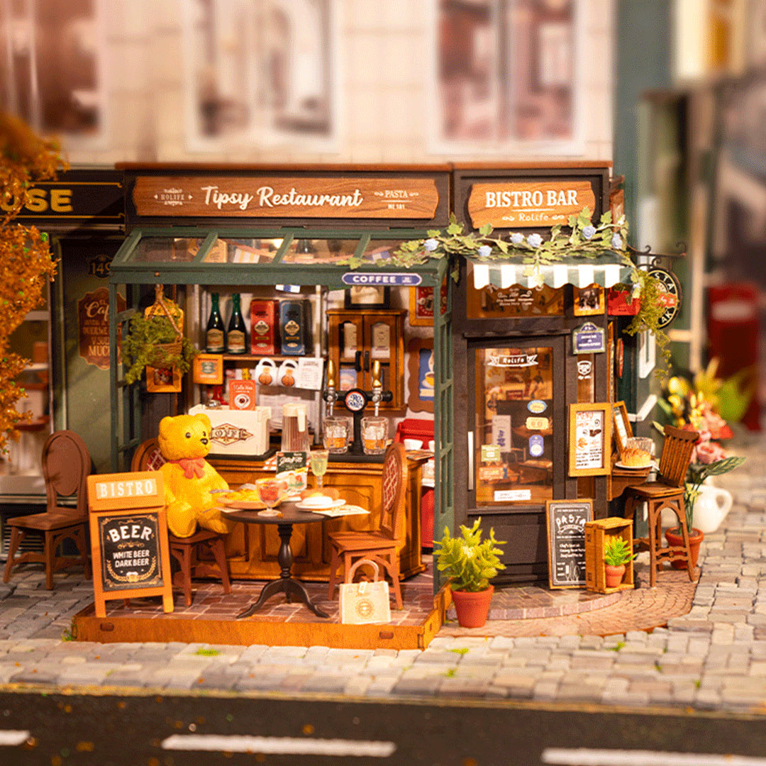 Rolife Tipsy Restaurant DIY Miniatyrhus Mysig Bistro med Trädelar & Dekor