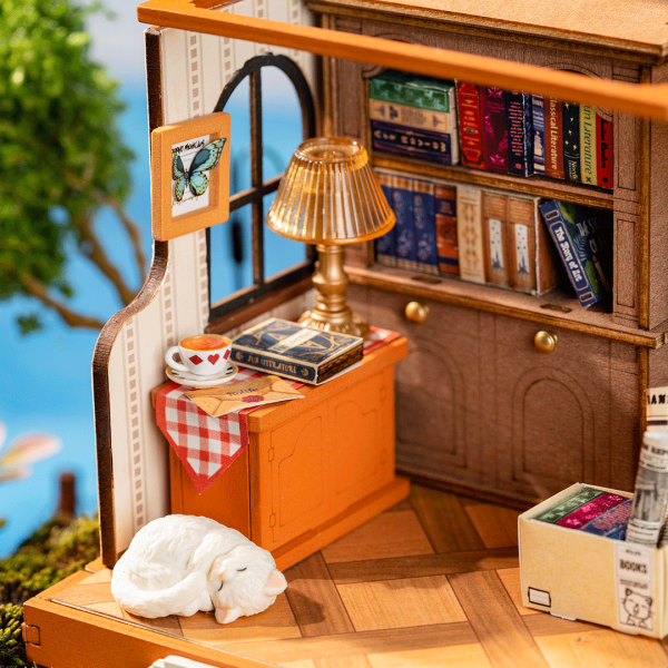 Rolife The Muse Bookshop DIY Miniature House DS040