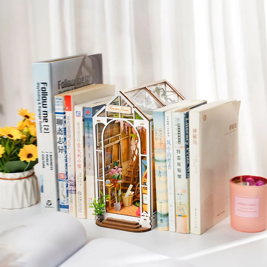 Rolife Flower House DIY Book Nook Shelf Insert TGB06