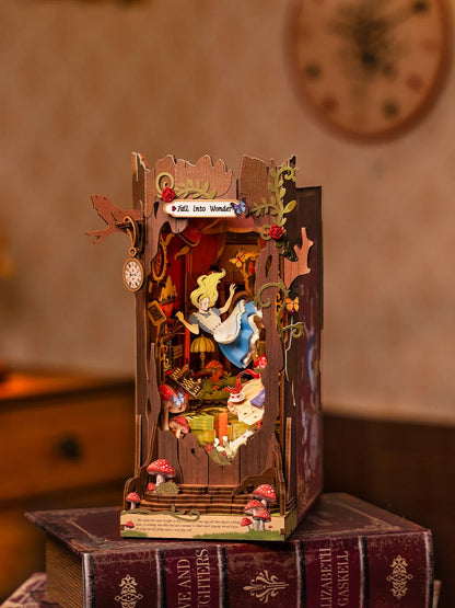 Rolife Fall into Wonder DIY Book Nook Shelf Insert TGB12 - It-store.se