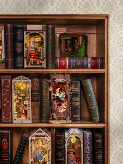 Rolife Fall into Wonder DIY Book Nook Shelf Insert TGB12 - It-store.se