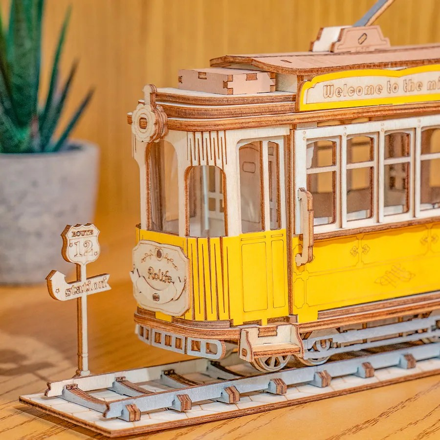 Rolife Tramcar DIY 3D Träpussel för Barn & Vuxna